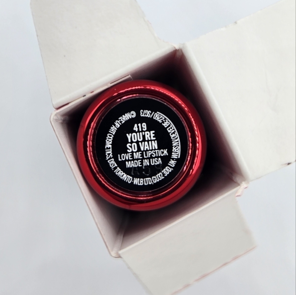 MAC You're So Vain 419 Love Me Lipstick - Picture 10 of 16